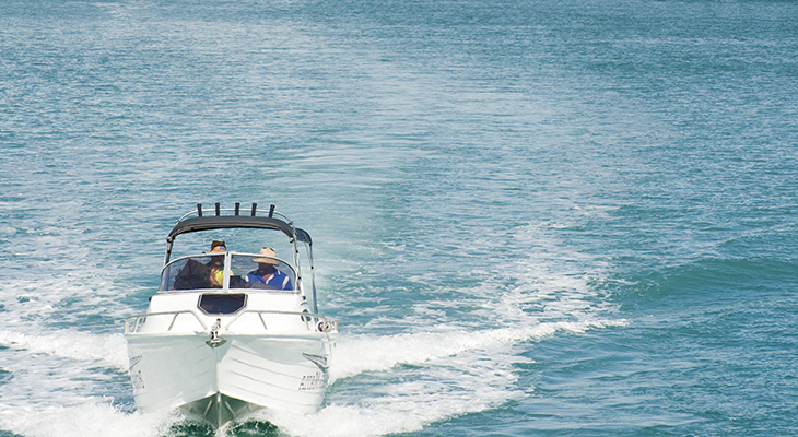 One-Hour Trip by Boat in Jeddah Sea with 14% Off