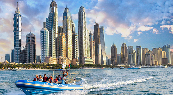 Watch the Sightseeing of Dubai Through A Boat Trip
