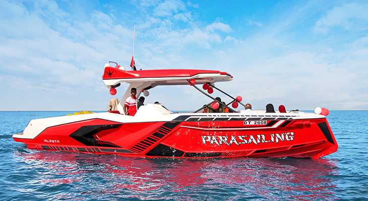 Per Groups up to 12 Person: Private Ride on a Speedboat in Dubai Marina