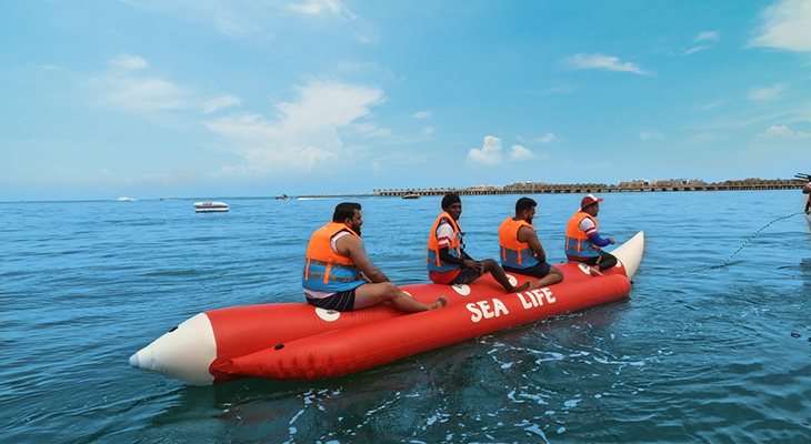 For groups: Banana Boat Ride in Dubai Marine