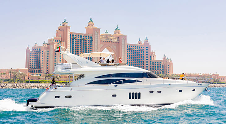 2-Hours Yacht Tour in Burj Coastline with BBQ, Refreshments & Fruits  