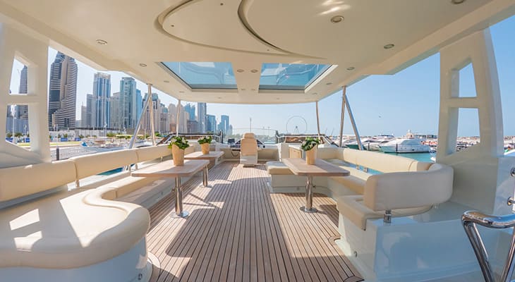 2 Hours Yacht Tour in Burj Coastline with BBQ, Fruits & Drinks
