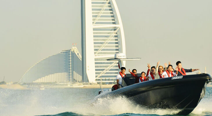 One Hour Black Boat Tour in Dubai