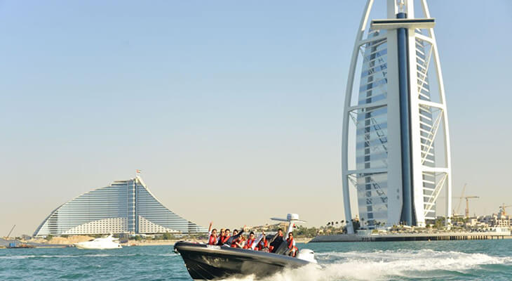 One Hour Black Boat Tour in Dubai