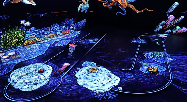 One Hour of Playing 3D Blacklight Mini Golf in Dubai