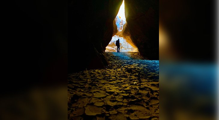 Hiking in the Twisted Maze in Al-Aula