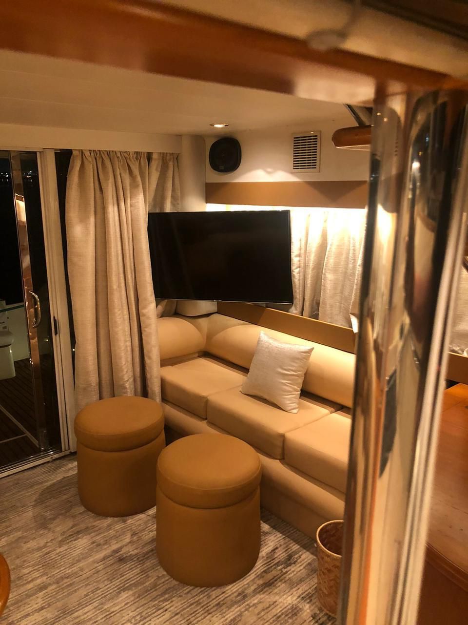 Yacht Trip Around Bayada Island 