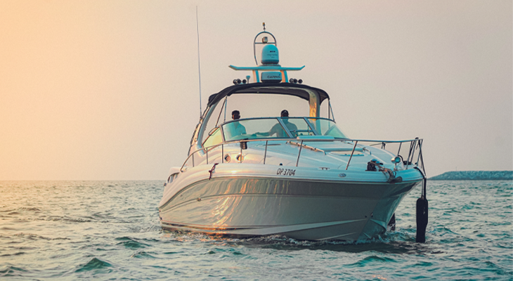 Cruise on a Vessel Mini Yacht at Dubai Marina