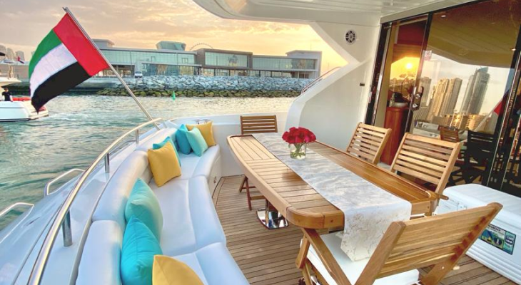VIP Cruise for 2 hours on SunSeeker 70 Yacht in Dubai