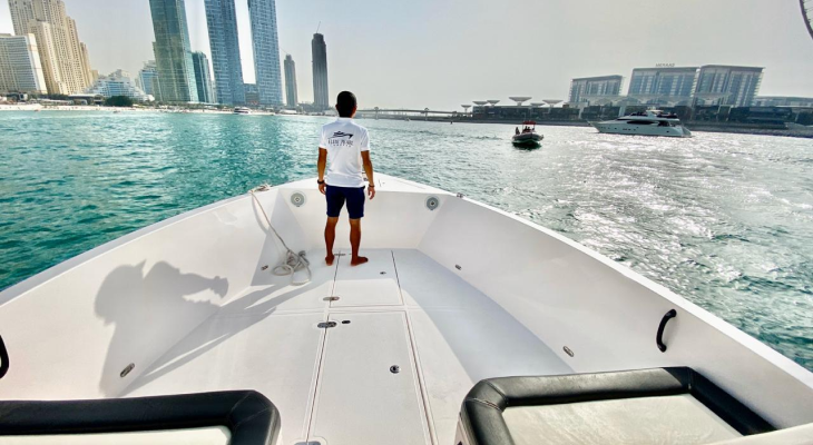 4 hours Fishing Trip on Silver Craft 36 ft in Dubai