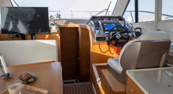 1 Hour Tour In Sharm Obhur + Dinner for Two Aboard Monaco Yacht 