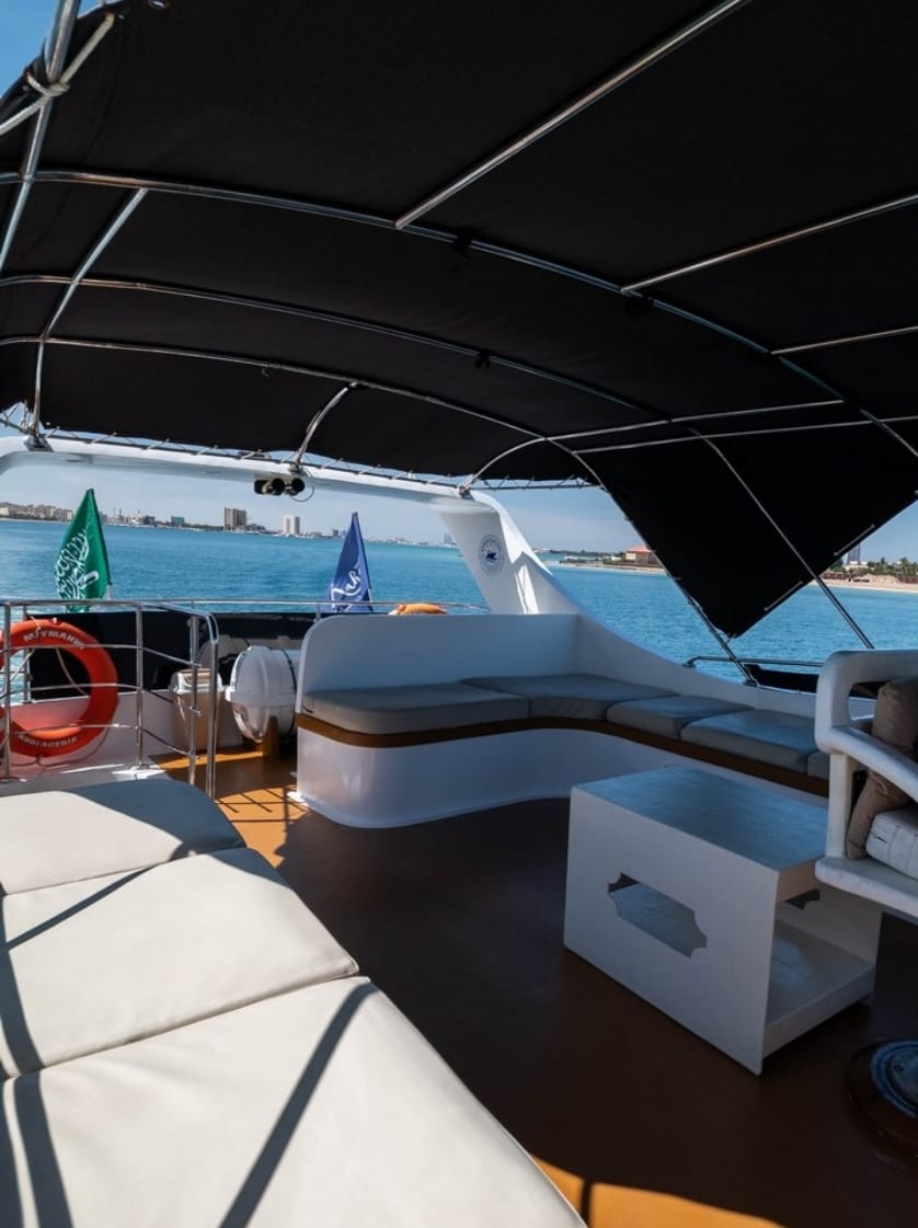 6-Hour Trip on Mahawai Yacht to Byada Island