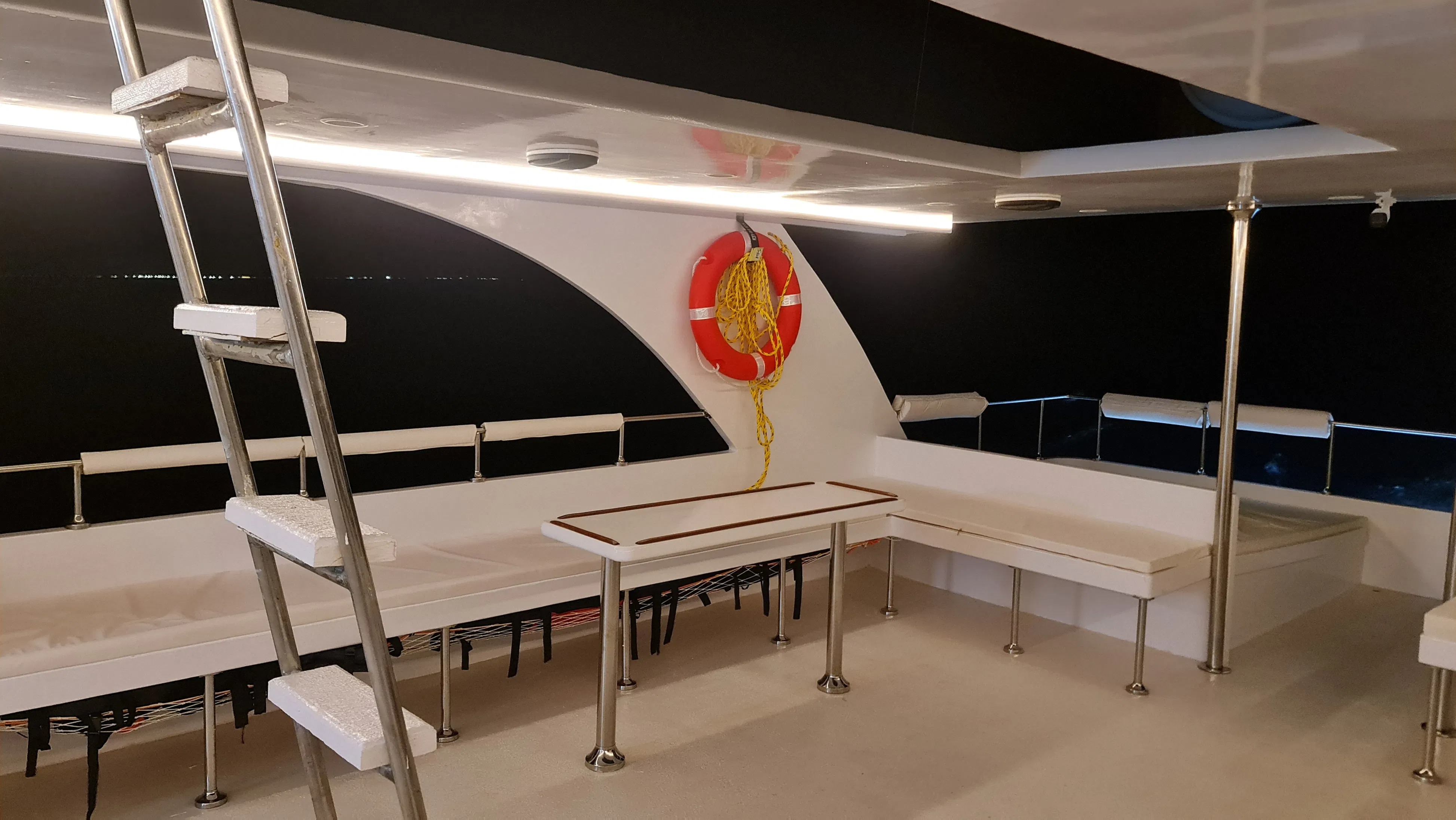 One Hour Cruise in Jeddah Coast 