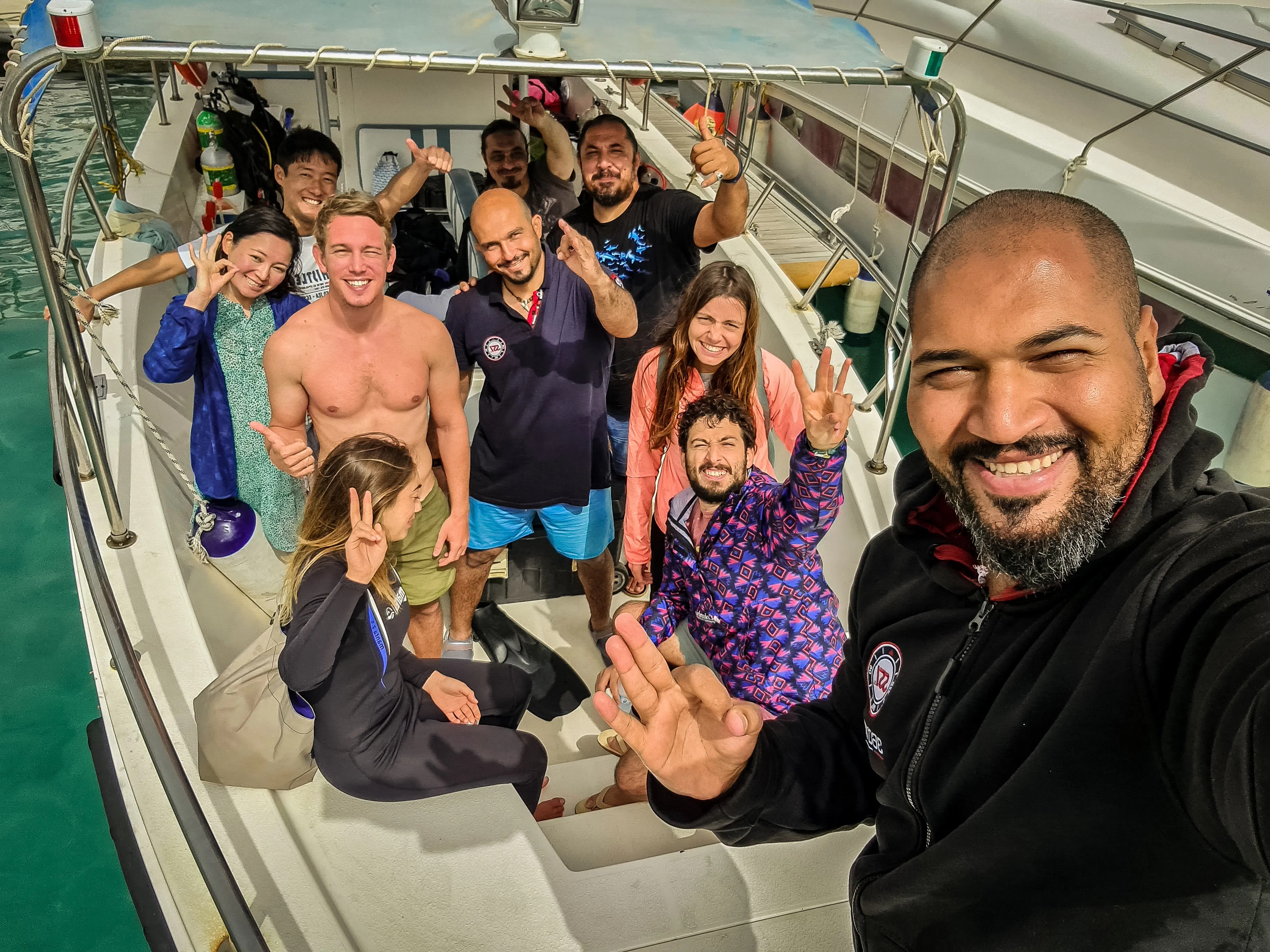 6 Hour Snorkelling Trip in Jeddah with Snorkelling Tools + Snacks