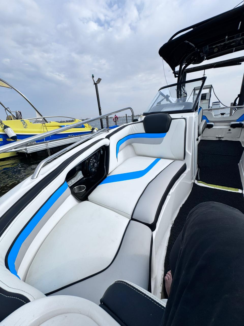 Jet Boat Trip in Khor Saud, Bayada Island, or Abu Tir 