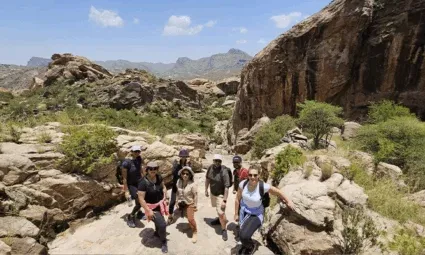 Manaa Hiking Tour on a 5-Kilometre Tarail 